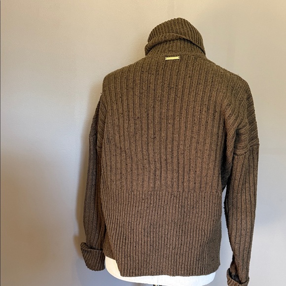 Michael Kors Men's Tan Turtleneck Sweater green/brown - Picture 3 of 7